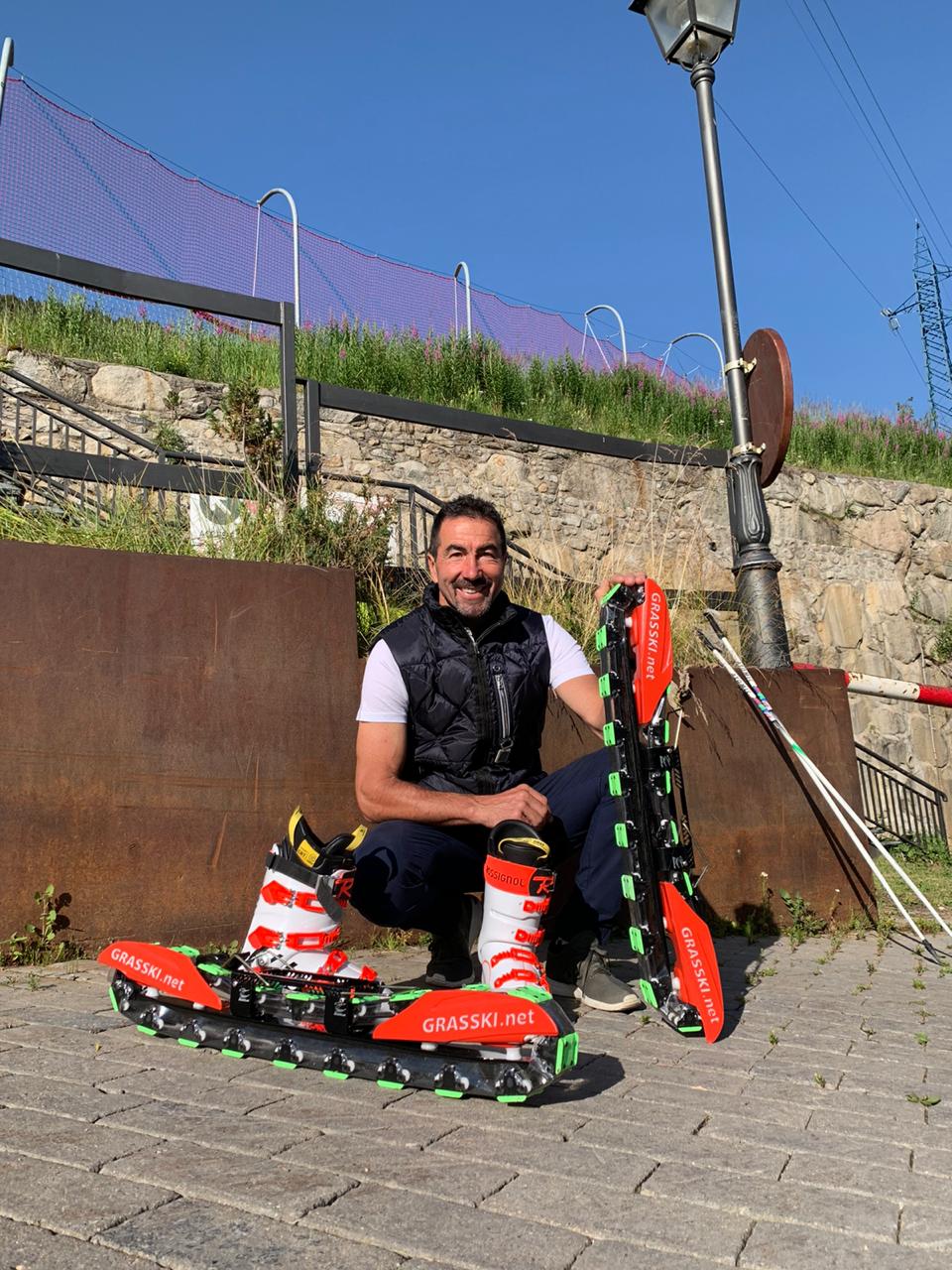 Grass skiing